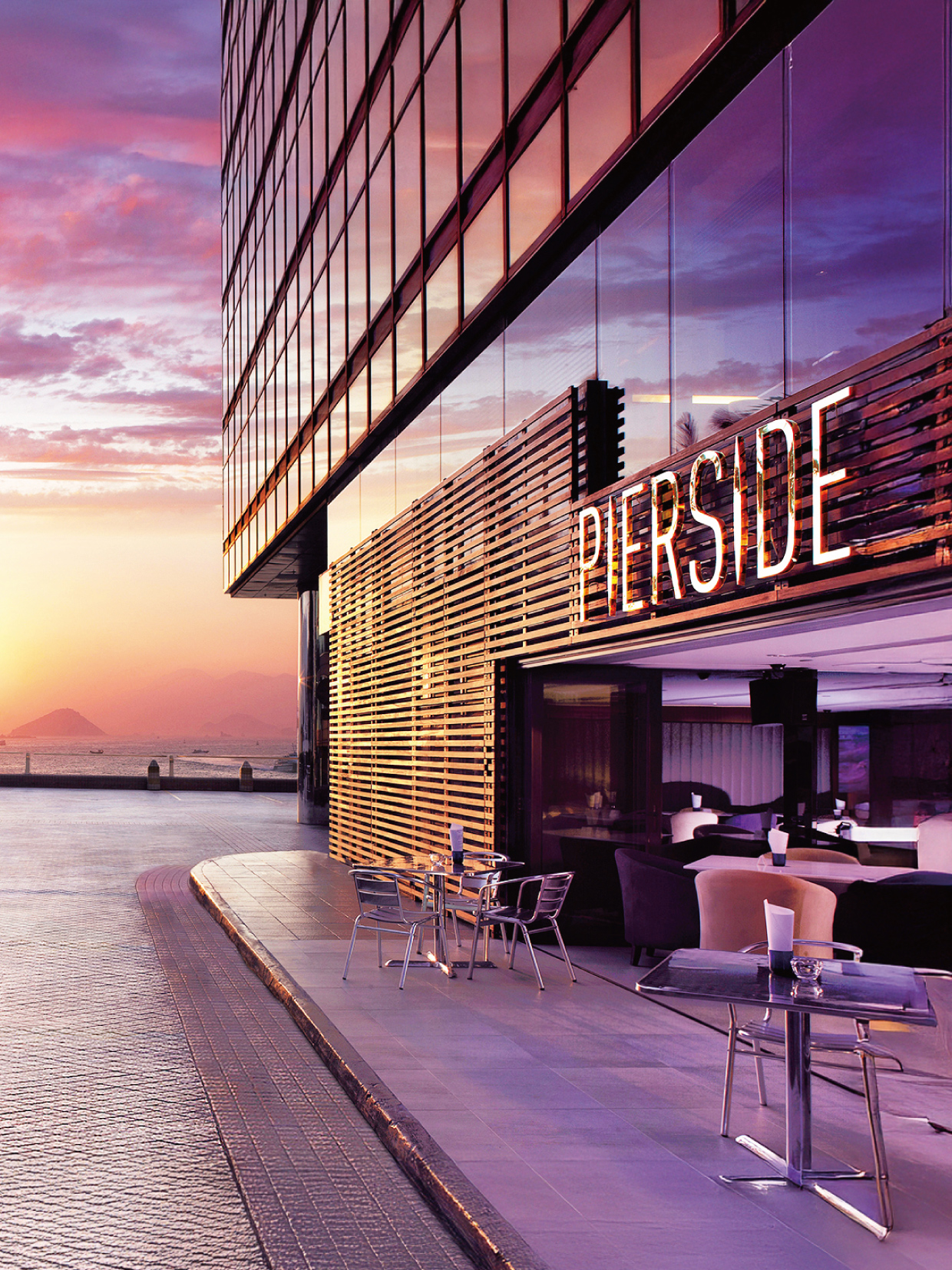 Pierside Bar & Restaurant