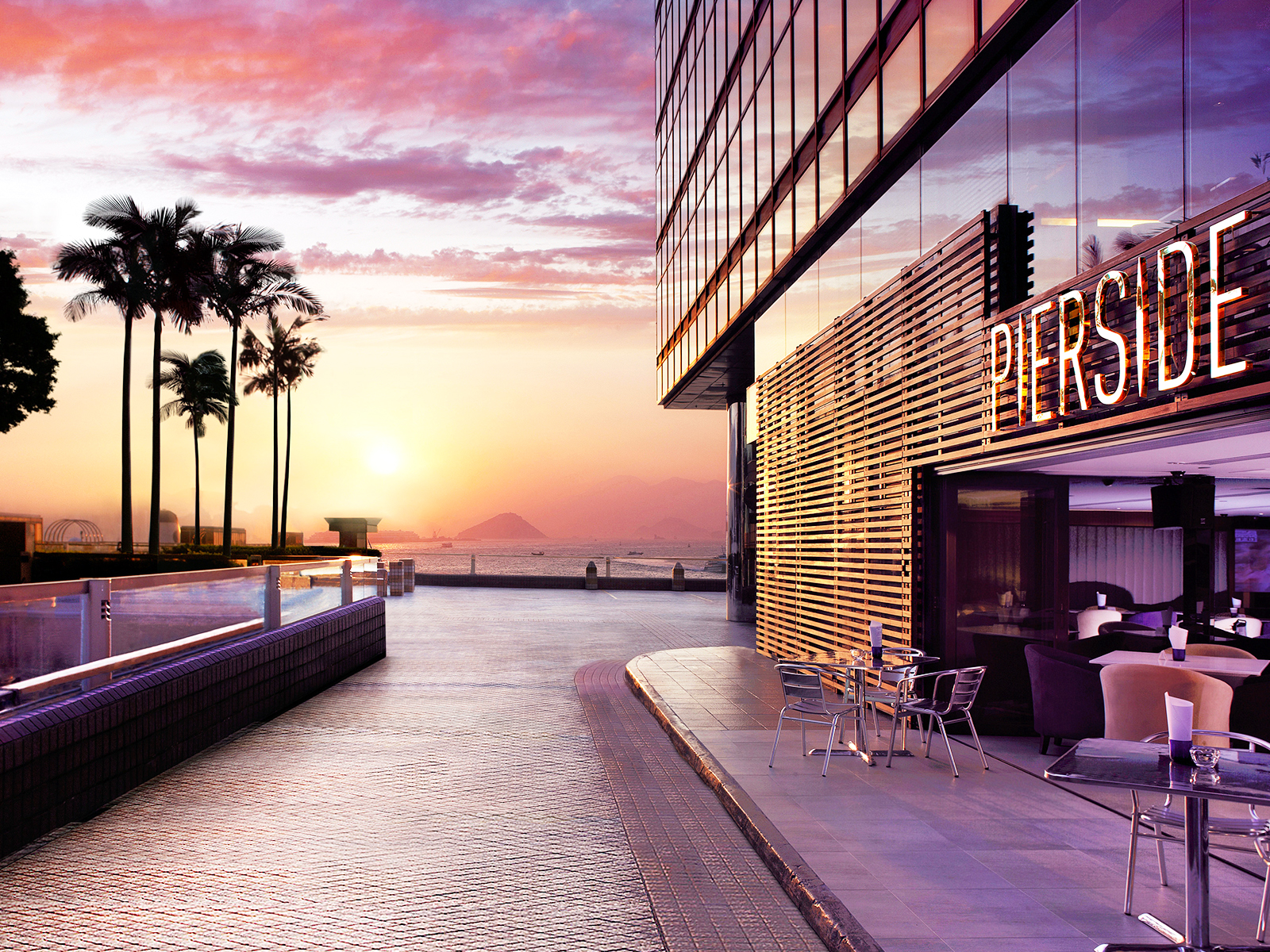 堤岸酒吧及餐厅外部