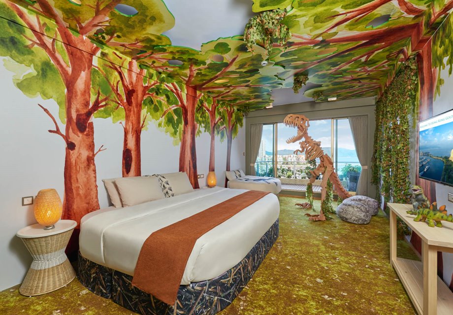 Dinosaur Room with Seaview Balcony